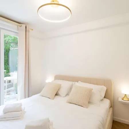 Apartment Hercule Furnished Flat *