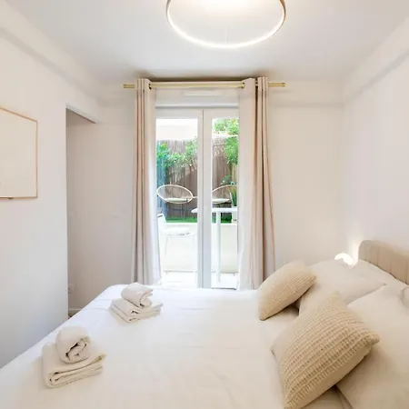 Hercule Furnished Flat Apartment *